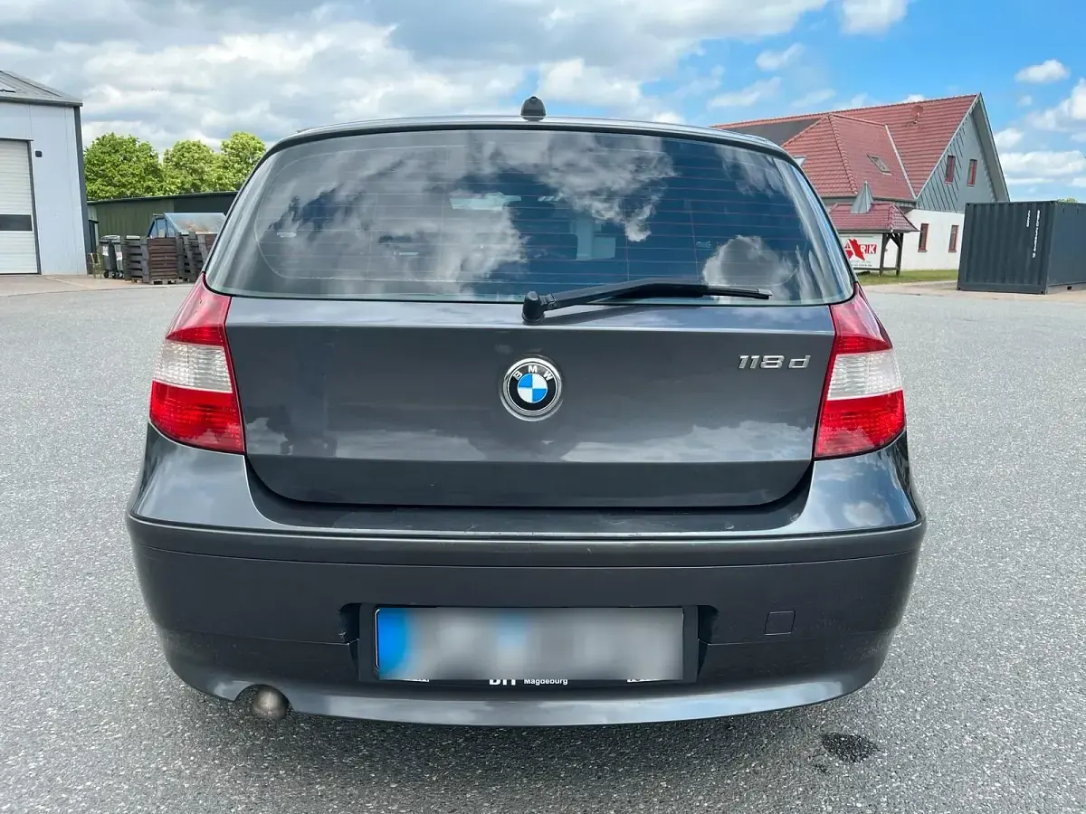 Gebraucht BMW 116 122 PS (89 kW) 2005 Grau Kleinwagen