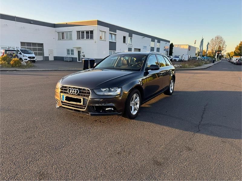 Braun Gebraucht 2012 Audi A4 Kombi | 5.999 € (Superpreis) - Bild 1/4