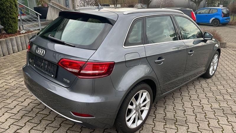 Gebraucht Audi A3 Sport 116 PS (85 kW) 2017 Grau Kombi