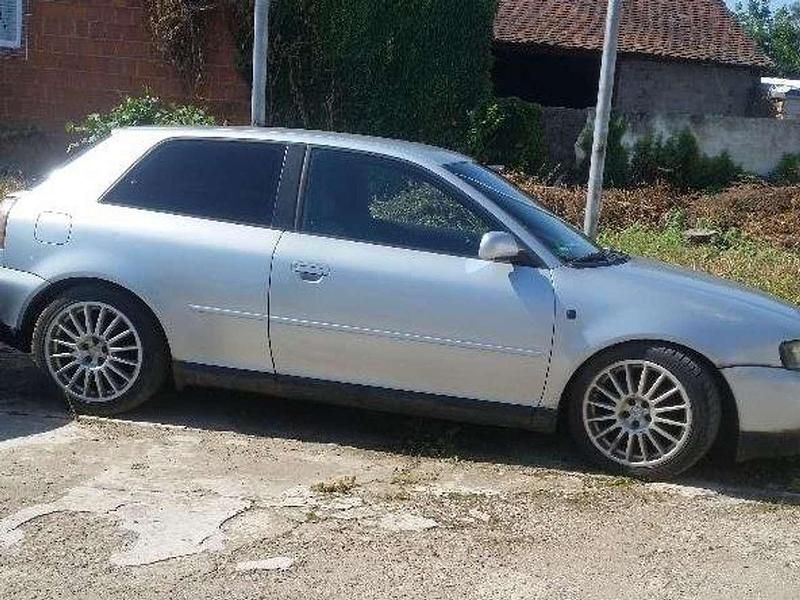 Gebraucht Audi A3 Attraction 125 PS (91 kW) 1997 Alusilber metallic Kleinwagen