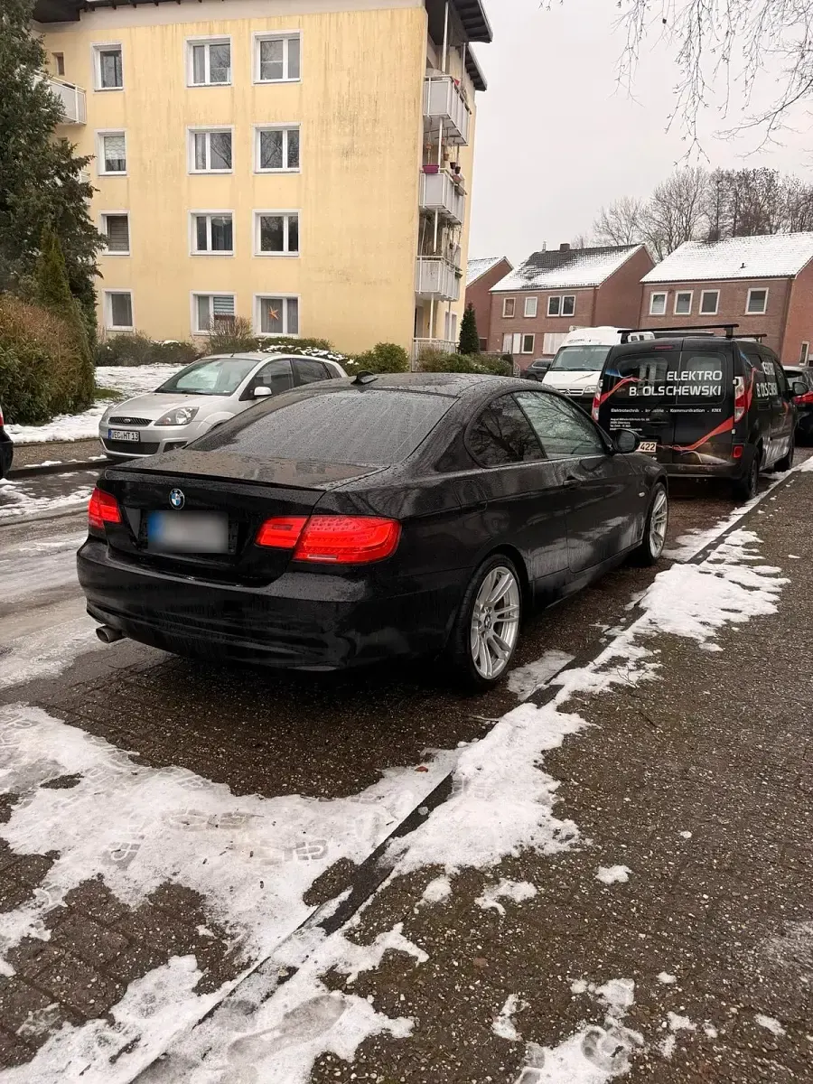 Second-hand BMW 320 184 CP (135 kW) 2012 Negru Coupe