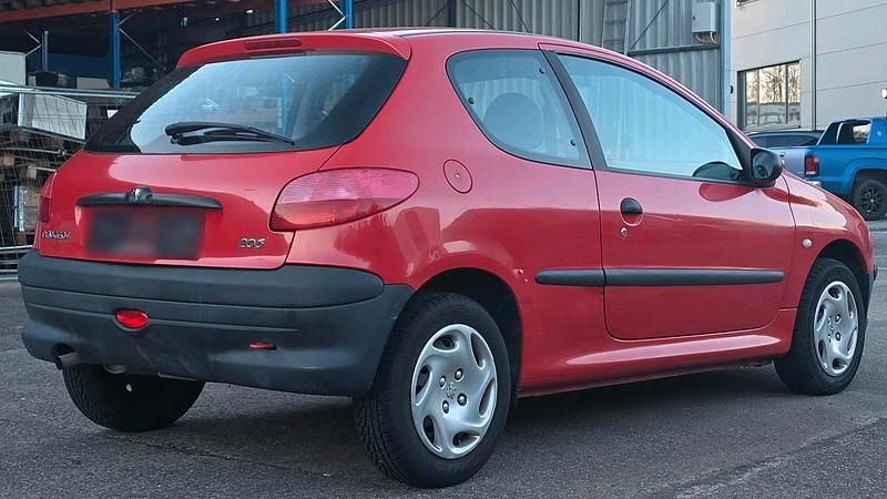 Gebraucht Peugeot 206 62 PS (45 kW) 2000 Rot Kleinwagen