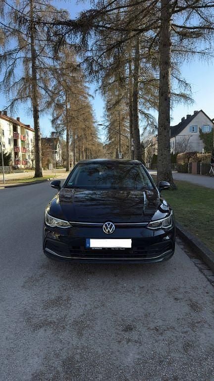Gebraucht VW Golf VII Life 150 PS (110 kW) 2021 Schwarz Kleinwagen