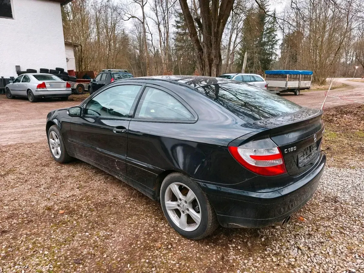Gebraucht Mercedes C180 140 PS (102 kW) 2005 Schwarz Coupé