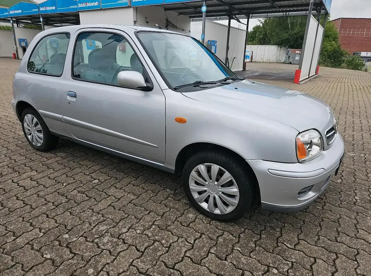 Gebraucht Nissan Micra 60 PS (44 kW) 2001 Silber Kleinwagen