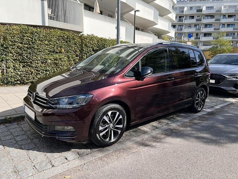 Rot Gebraucht 2019 VW Touran IQ Drive Van / Kleinbus | 24.400 € (Fairer Preis) - Bild 1/4