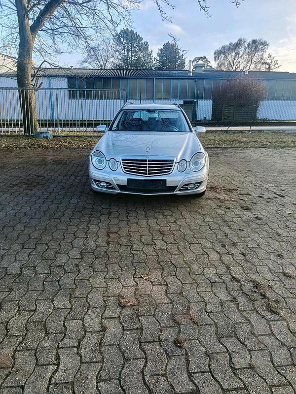 Grau Gebraucht 2007 Mercedes E280 Kombi | 4.199 € - Bild 1/4
