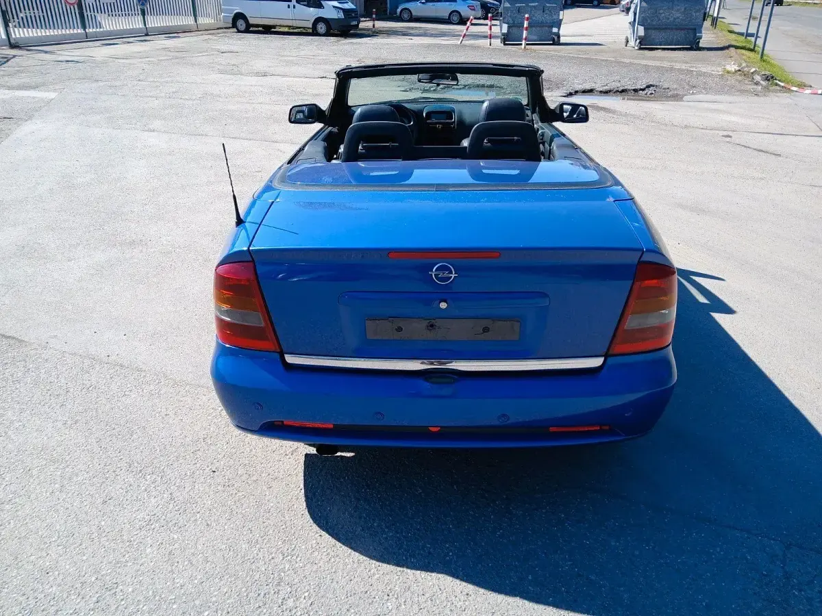 Gebraucht Opel Astra Cabriolet 147 PS (108 kW) 2002 Blau Cabrio