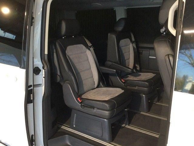 Gebraucht VW Multivan Generation Six 150 PS (110 kW) 2022 Candyweiß Van