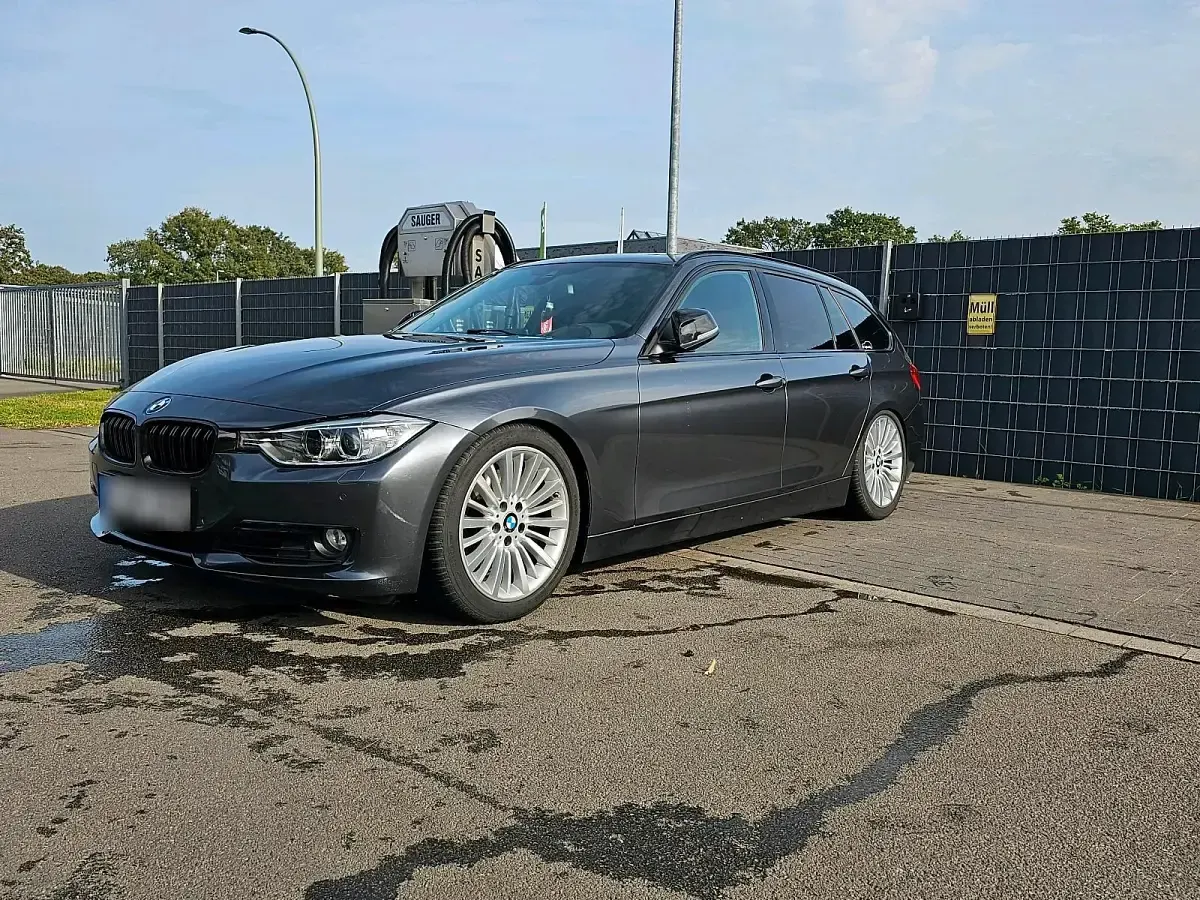 Gebraucht BMW 325 Luxury Line 218 PS (160 kW) 2014 Grau Kombi