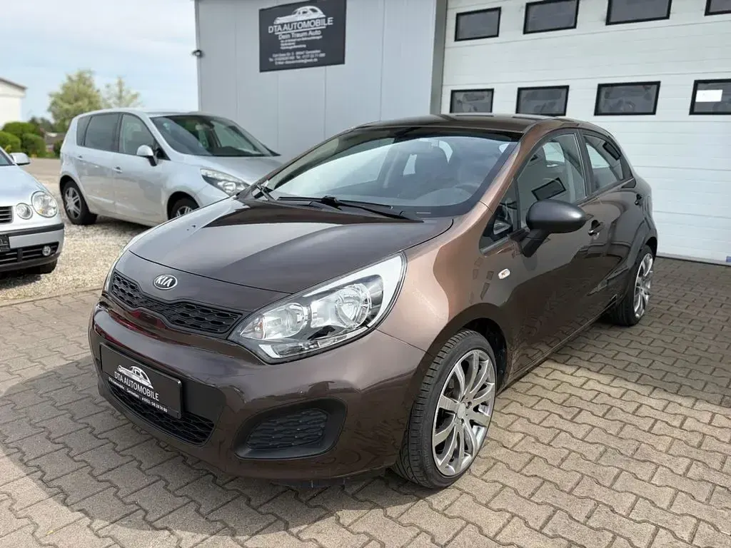 Gebraucht Kia Rio 86 PS (63 kW) 2012 Braun Limousine