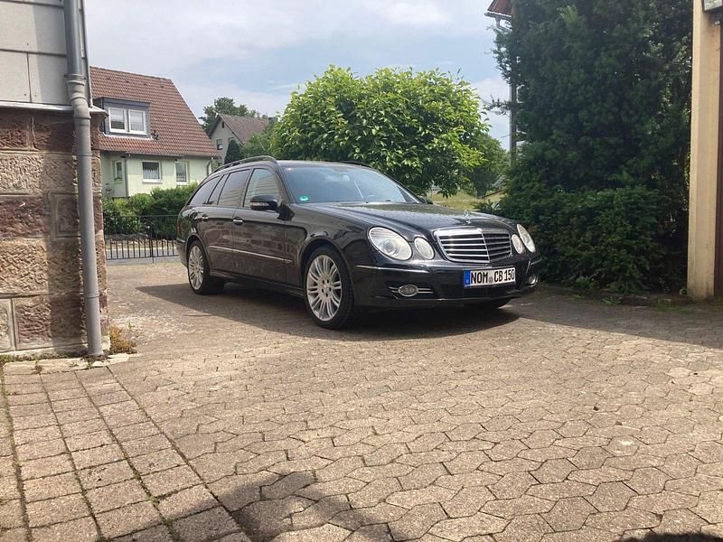 Schwarz Gebraucht 2007 Mercedes 320 Sport Kombi | 3.500 € (Fairer Preis) - Bild 1/4