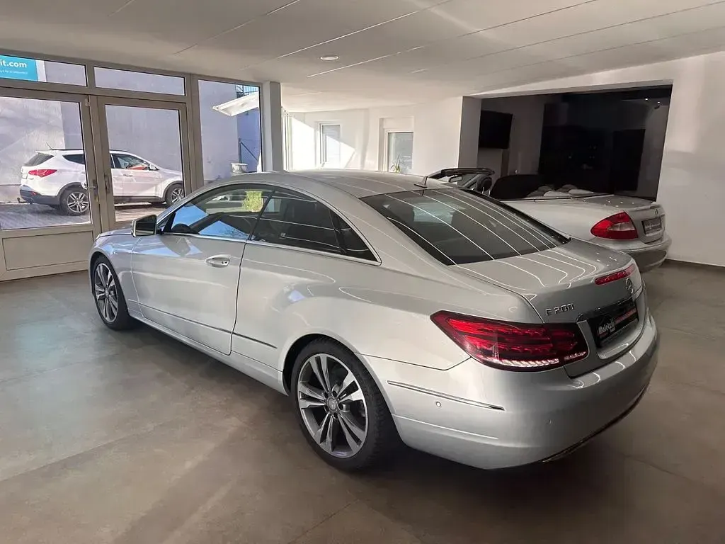 Gebraucht Mercedes E200 184 PS (135 kW) 2016 Iridiumsilber Coupé