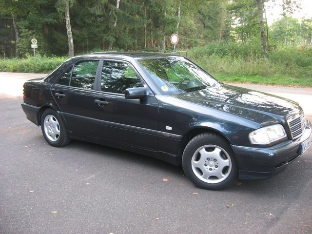 Gebraucht Mercedes C200 102 PS (75 kW) 2000 Schwarz metallic Limousine