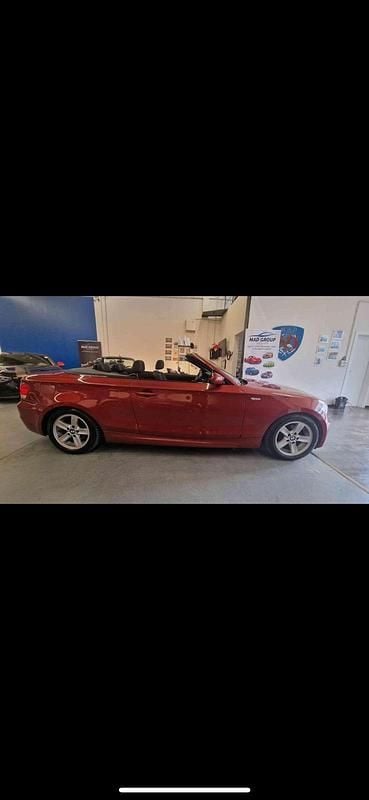Gebraucht BMW 118 Cabriolet 143 PS (105 kW) 2009 Rot Cabrio