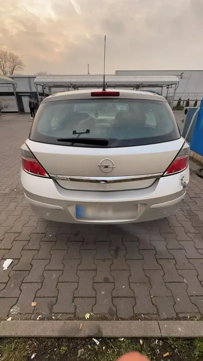 Gebraucht Opel Astra 90 PS (66 kW) 2009 Grau Kleinwagen