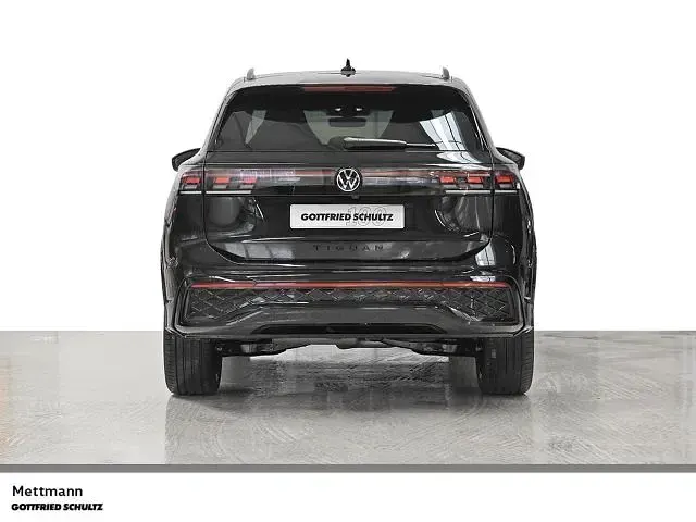 Neu VW Tiguan Pro 193 PS (141 kW) 2025 Grenadillschwarz metallic SUV