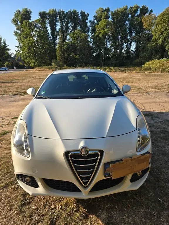 Gebraucht Alfa Romeo Giulietta 170 PS (125 kW) 2010 Weiß Kleinwagen