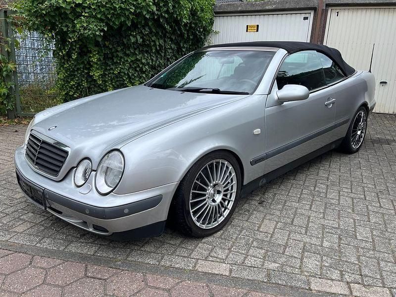 Silber Gebraucht 1998 Mercedes CLK230 Avantgarde Cabrio | 2.990 € (Guter Preis) - Bild 1/4