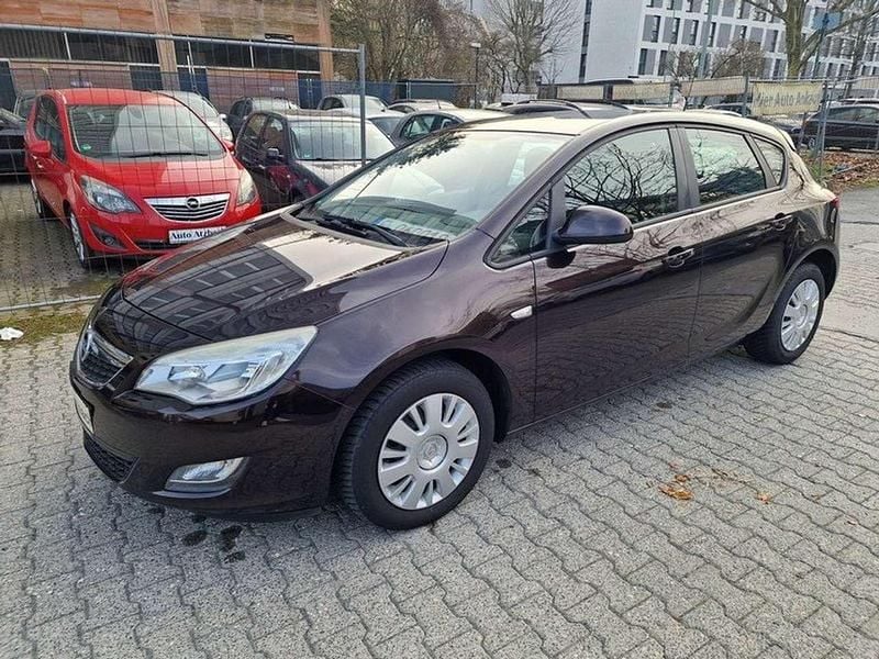 Gebraucht Opel Astra 120 PS (88 kW) 2012 Schwarz Limousine