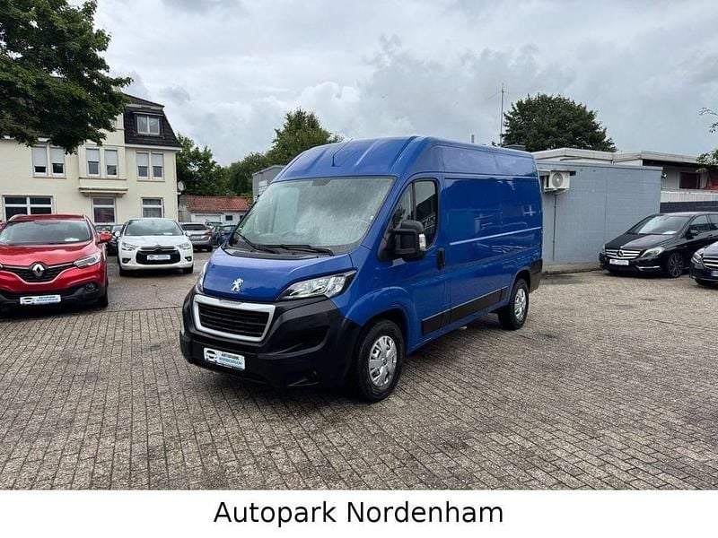 Blau Gebraucht 2020 Peugeot Boxer Premium Van | 14.950 € (Superpreis) - Bild 1/4