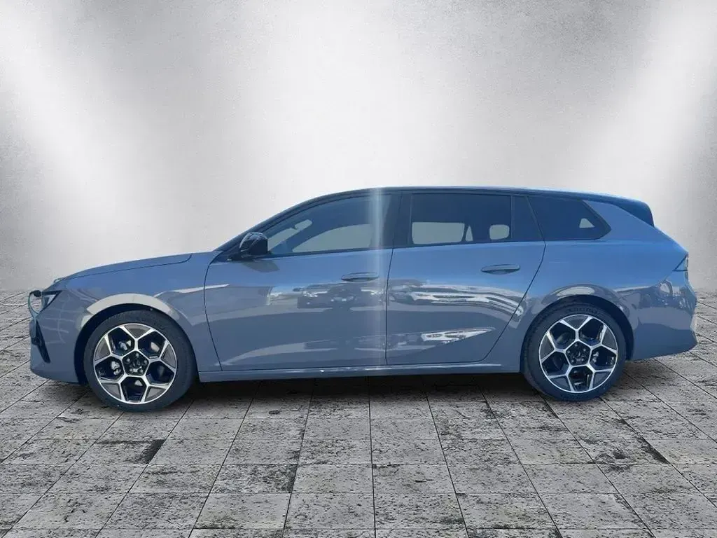 Gebraucht Opel Astra 131 PS (96 kW) 2026 Grafik grau metallic Kombi