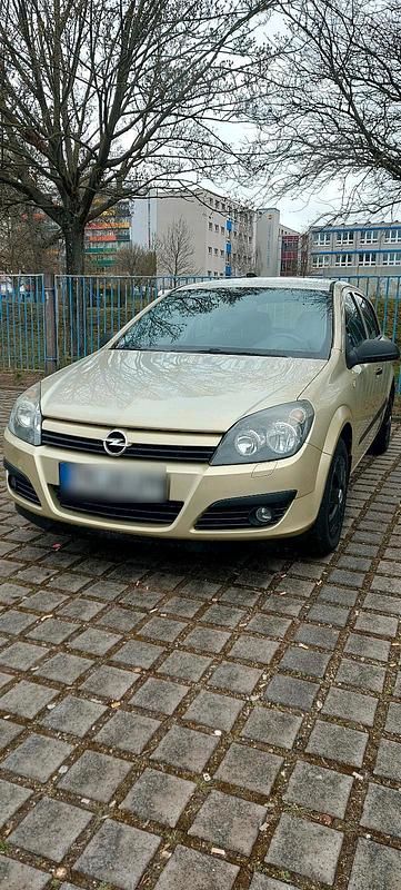 Gebraucht Opel Astra 90 PS (66 kW) 2004 Gold Limousine