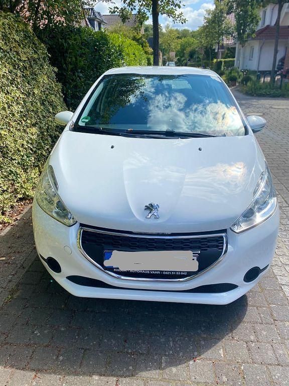 Weiß Gebraucht 2014 Peugeot 208 Active Kleinwagen | 2.800 € (Superpreis) - Bild 1/4