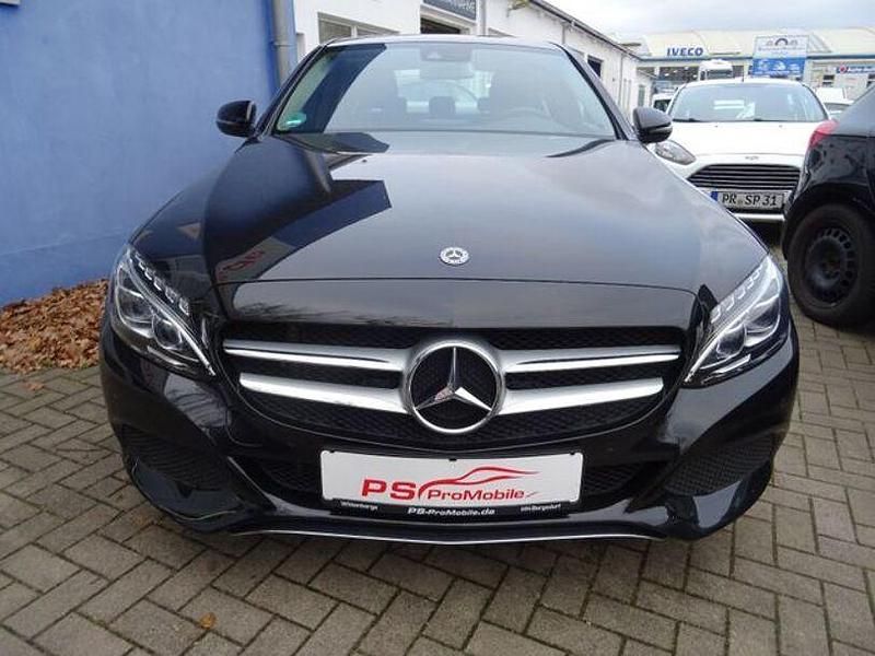 Gebraucht Mercedes C180 156 PS (114 kW) 2018 Schwarz Limousine