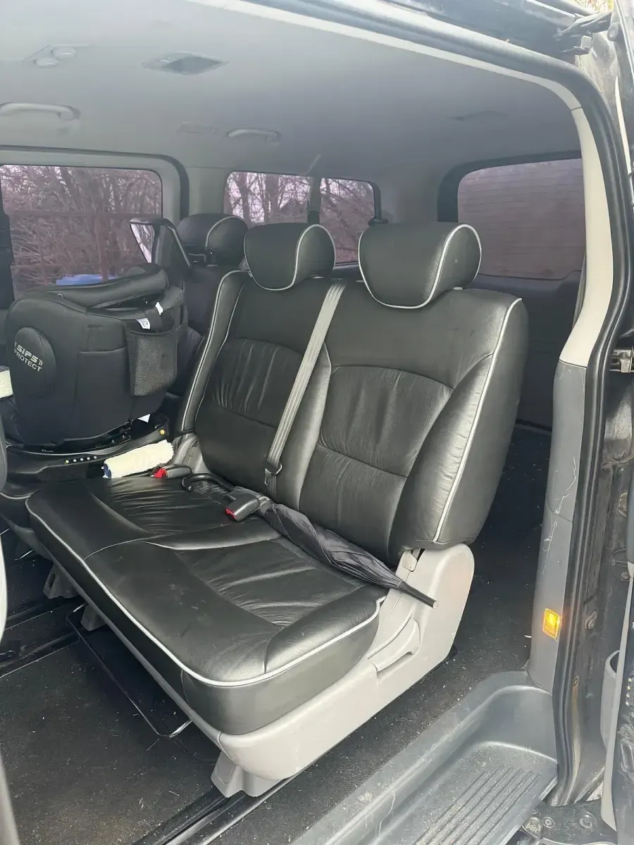 Gebraucht Hyundai H-1 170 PS (125 kW) 2012 Schwarz Van / Kleinbus
