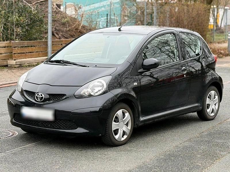 Gebraucht Toyota Aygo 68 PS (50 kW) 2007 Schwarz Kleinwagen