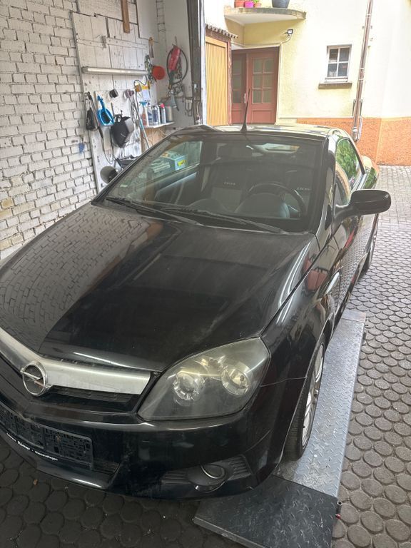 Schwarz Gebraucht 2005 Opel Tigra Sport Cabrio | 1.200 € (Superpreis) - Bild 1/4