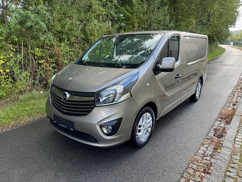 Gold Gebraucht 2015 Opel Vivaro Van | 11.999 € (Fairer Preis) - Bild 1/4