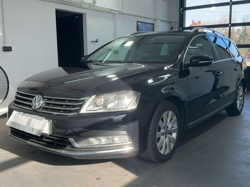 Gebraucht VW Passat Comfortline 140 PS (102 kW) 2012 Schwarz Limousine