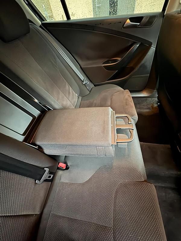 Second-hand VW Passat 140 CP (102 kW) 2008 Negru Berlinǎ