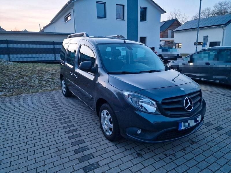 Grau Gebraucht 2014 Mercedes Citan 109 Van / Kleinbus | 5.850 € (Guter Preis) - Bild 1/4
