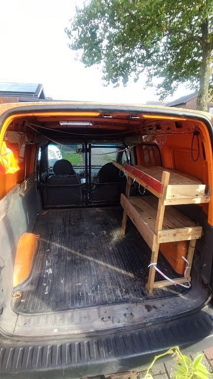 Second-hand Opel Combo 65 CP (47 kW) 2002 Portocaliu Monovolum