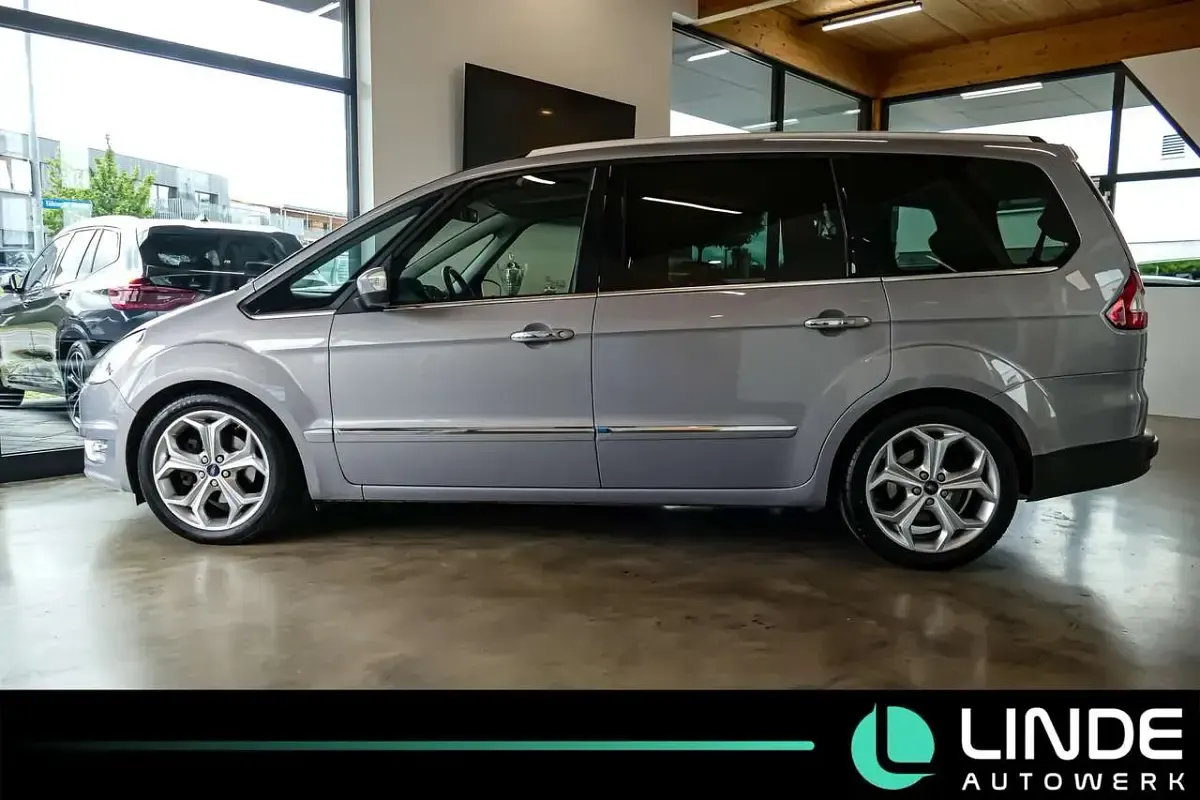 Gebraucht Ford Galaxy Titanium 163 PS (119 kW) 2011 Micastonesilber metallic Van / Kleinbus