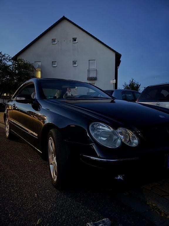 Schwarz Gebraucht 2002 Mercedes CLK240 Elegance Coupé | 2.999 € (Superpreis) - Bild 1/4
