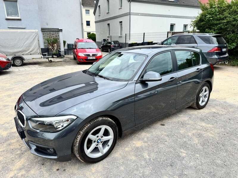 Grau Gebraucht 2017 BMW 116 Kleinwagen | 9.700 € (Guter Preis) - Bild 1/4