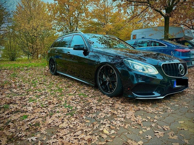 Schwarz Gebraucht 2016 Mercedes E350 AMG Limousine | 24.999 € - Bild 1/4