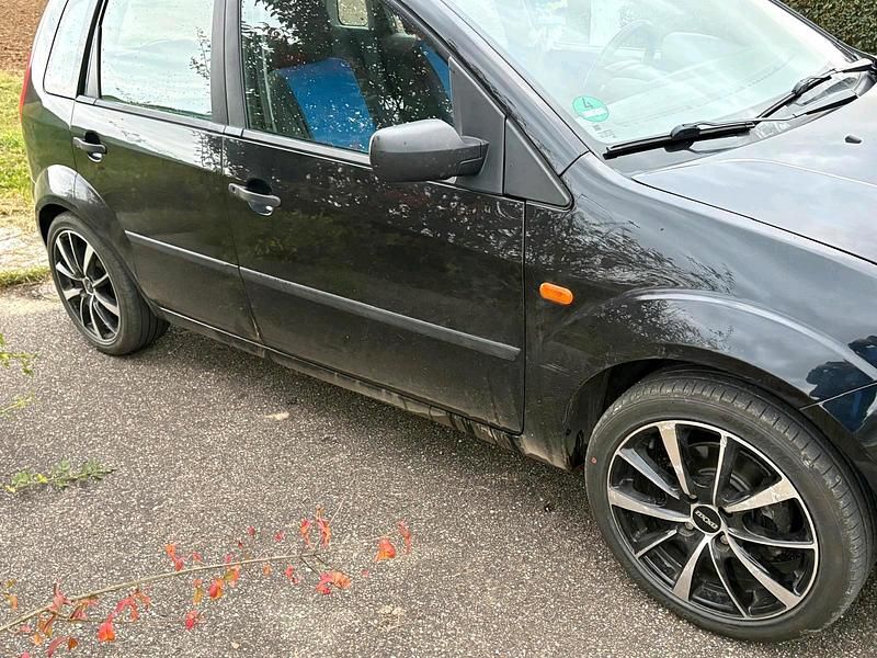 Gebraucht Ford Fiesta 80 PS (58 kW) 2002 Schwarz Kleinwagen