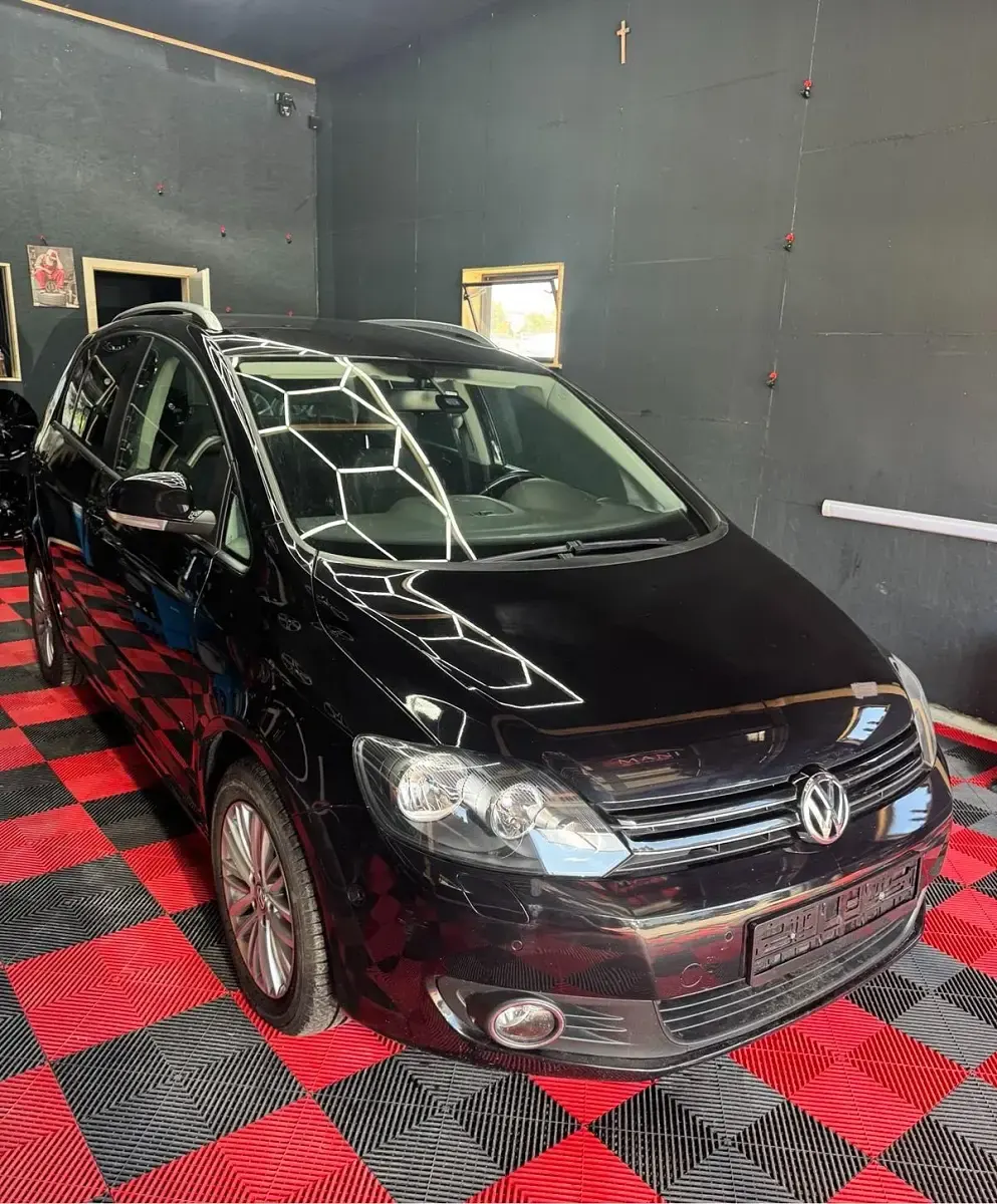 Używany VW Golf 105 KM (77 kW) 2011 Czarny Minivan