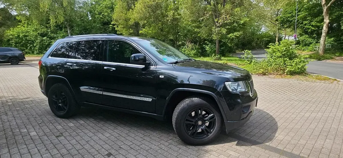 Gebraucht Jeep Grand Cherokee 241 PS (177 kW) 2012 Schwarz SUV