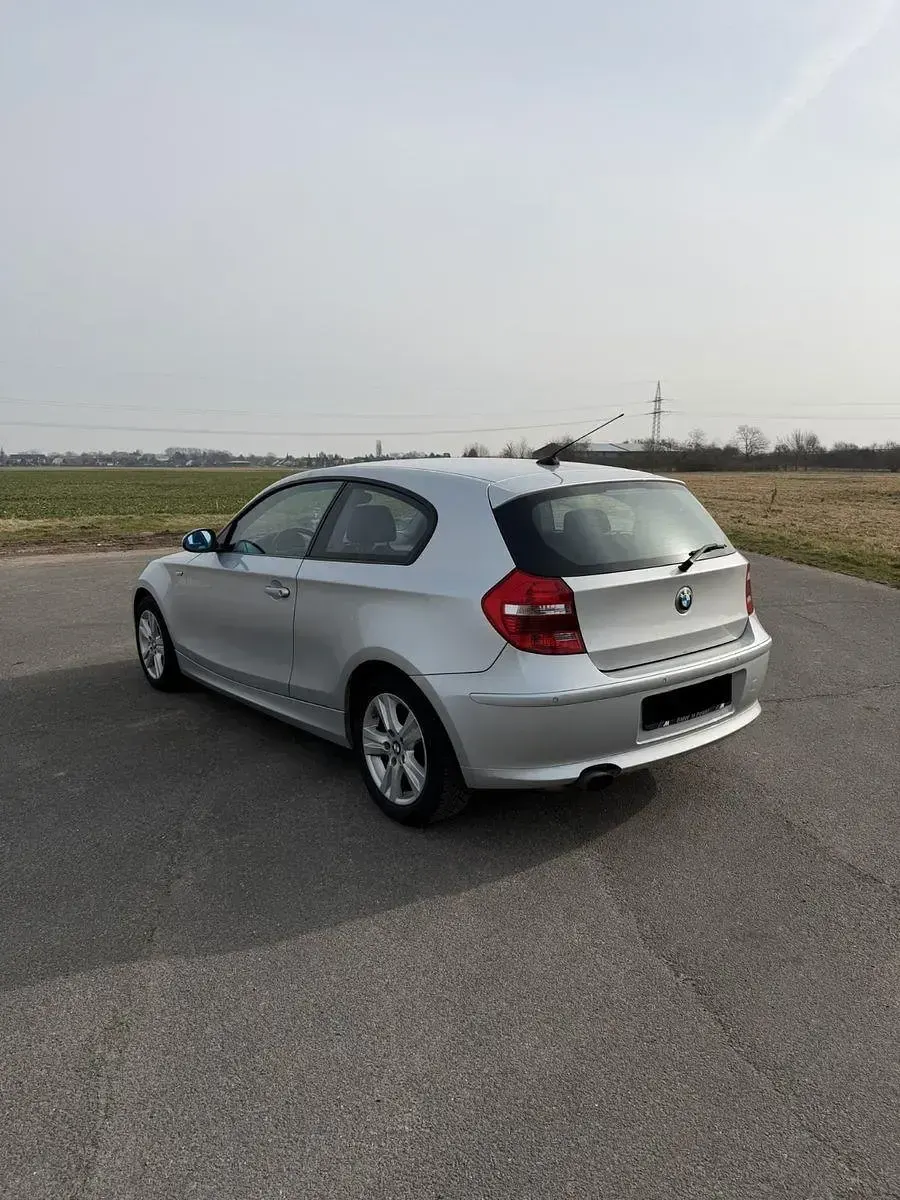 Gebraucht BMW 118 143 PS (105 kW) 2007 Silber Kleinwagen