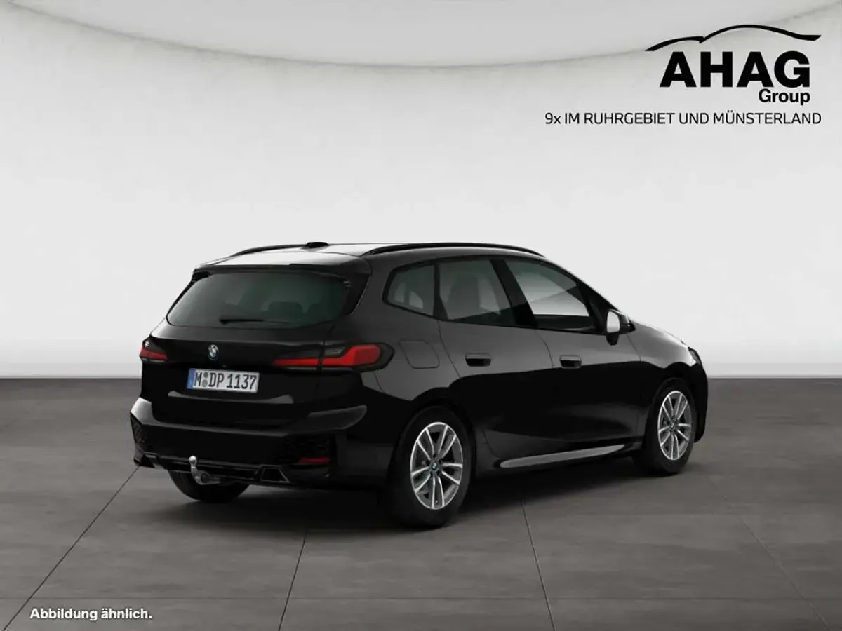 Nowe BMW 218 Efficient Dynamics 136 KM (100 kW) 2026 Czarny Minivan