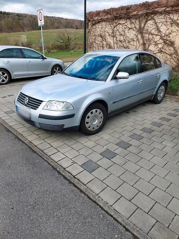 Gebraucht VW Passat 101 PS (74 kW) 2001 Silber Limousine