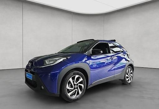 Neu Toyota Aygo X Play 72 PS (52 kW) 2025 Blau SUV