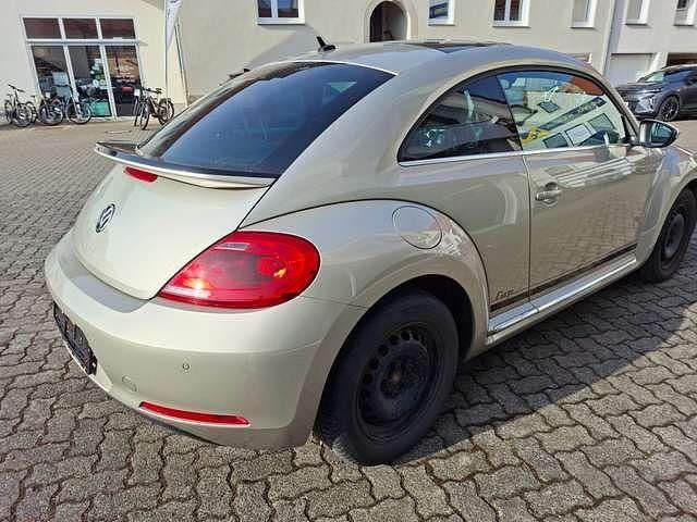 Gebraucht VW Beetle Cup 105 PS (77 kW) 2014 Moon rock silver metallic Kleinwagen