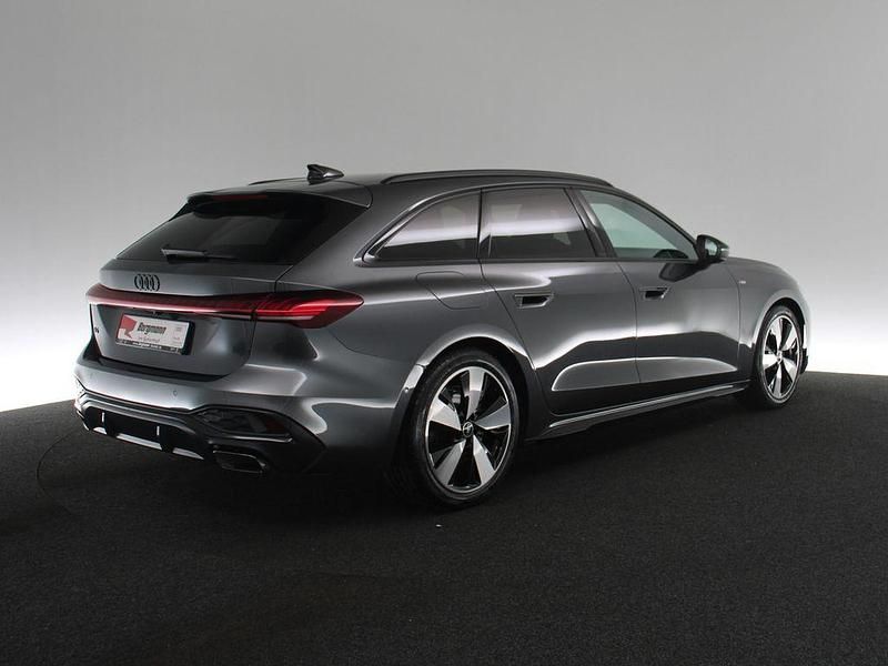 Gebraucht Audi A5 S-Line 204 PS (150 kW) 2024 Grau / daytonagrau perleffekt Kombi